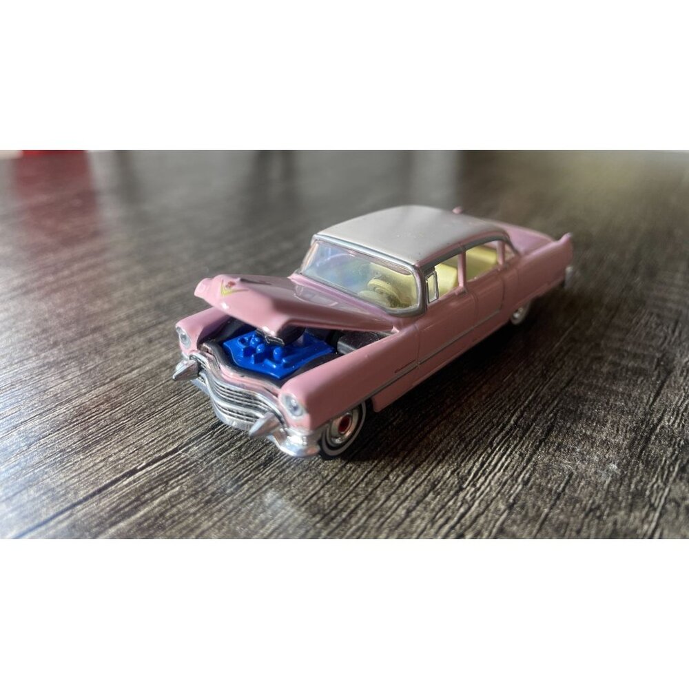 Elvis Presley 1955 Pink Cadillac Fleetwood Greenlight Hollywood 2544 2016
